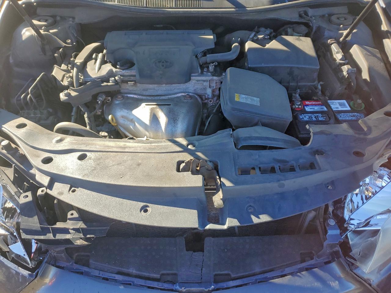 Toyota Camry Le Image 8