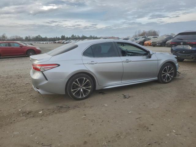 Toyota Camry L Image 3