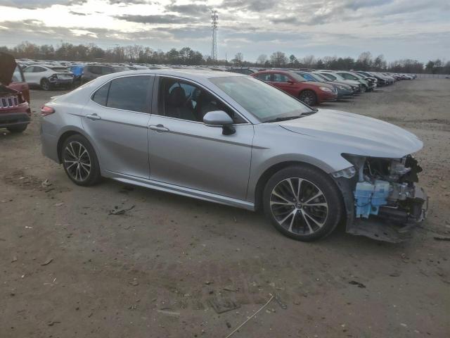 Toyota Camry L Image 4