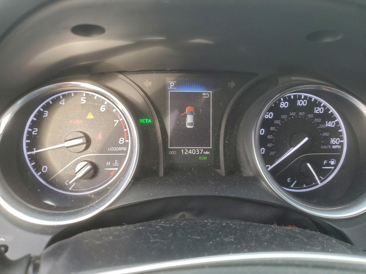 Toyota Camry L Image 9