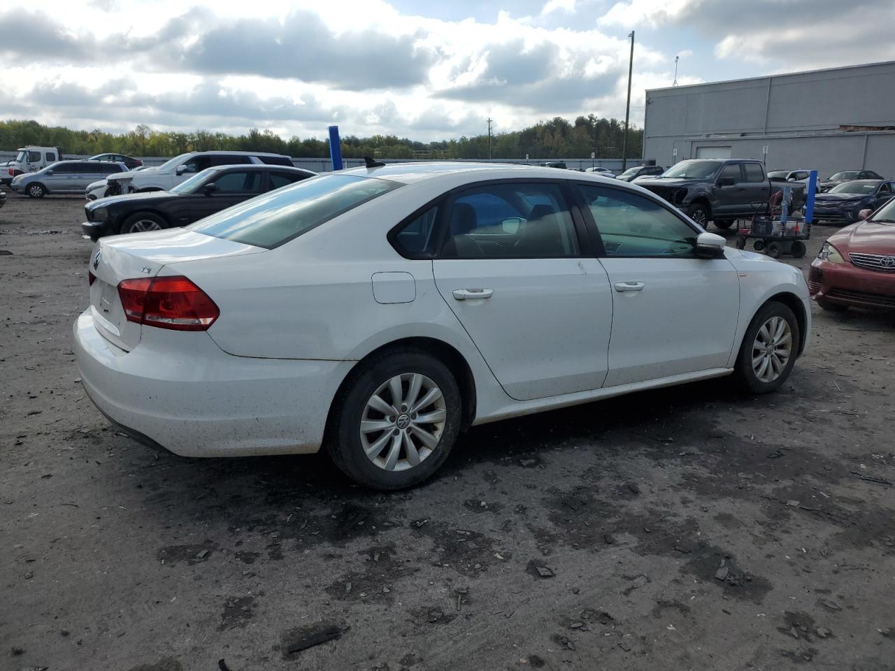 Volkswagen Passat S Image 5