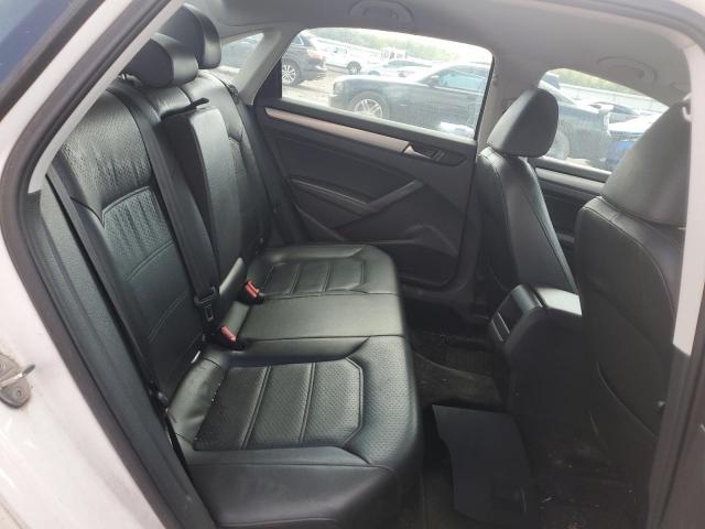 Volkswagen Passat S Image 9