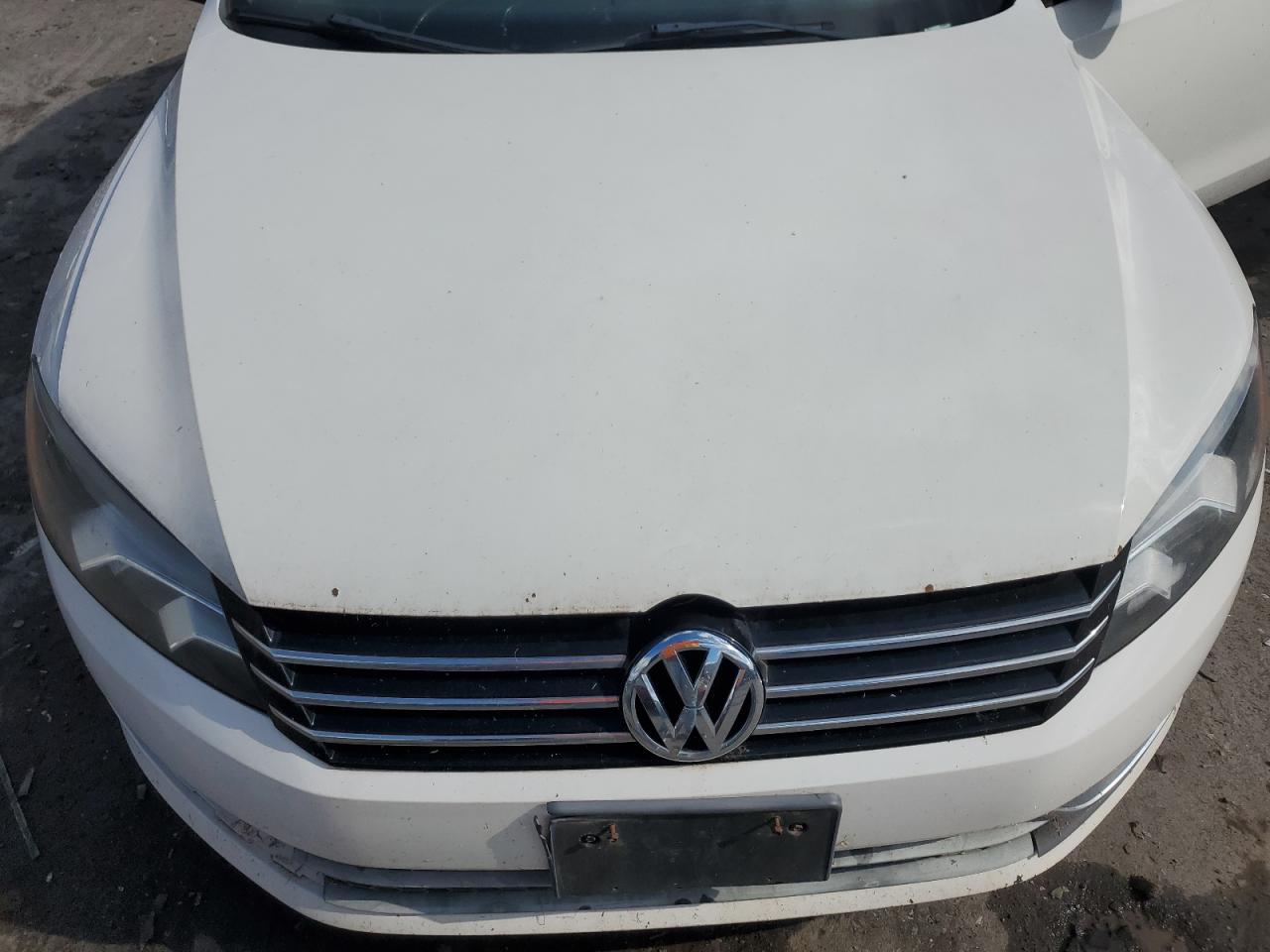 Volkswagen Passat S Image 10