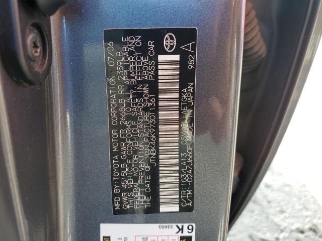 Toyota Camry Le Image 12