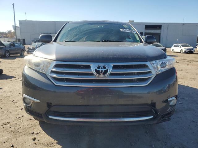 Toyota Highlander Base Image 13