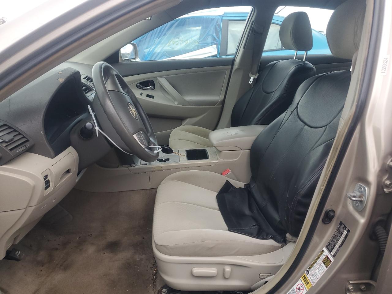 Toyota Camry Base Image 5