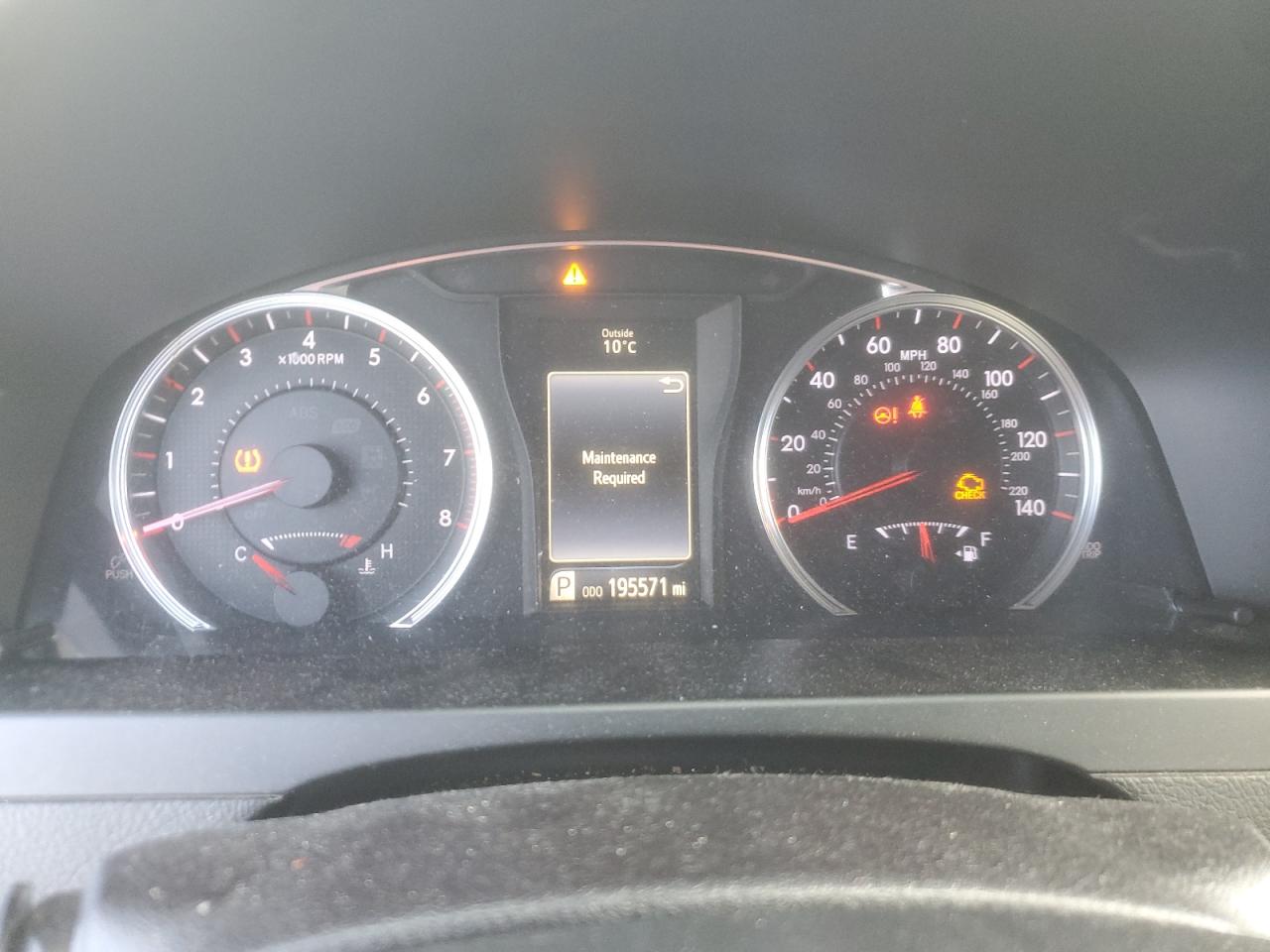 Toyota Camry Le Image 7