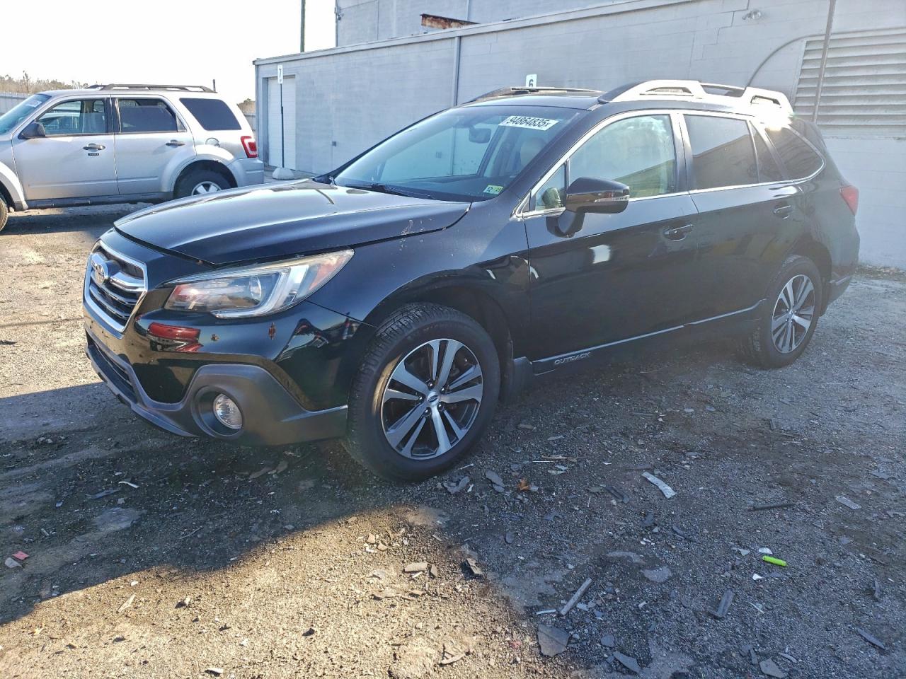 Subaru Outback 2.5i Limited Image 1
