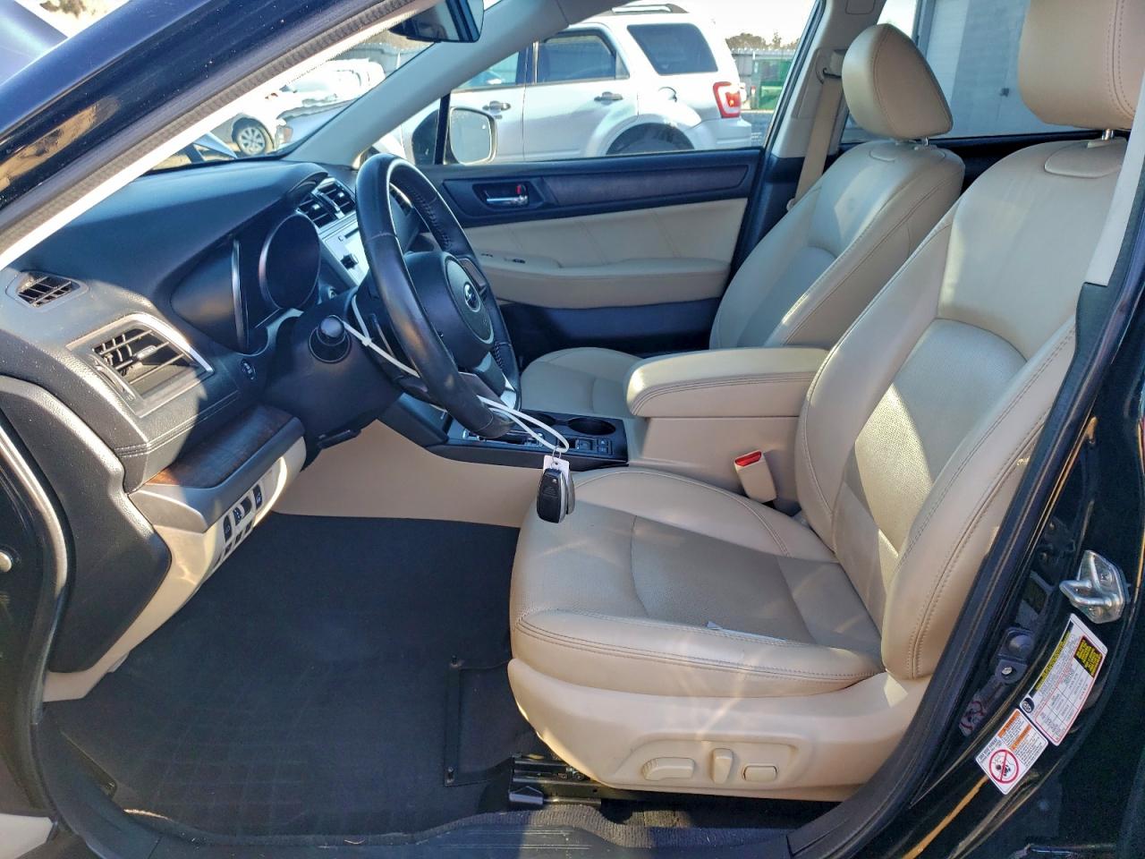 Subaru Outback 2.5i Limited Image 12