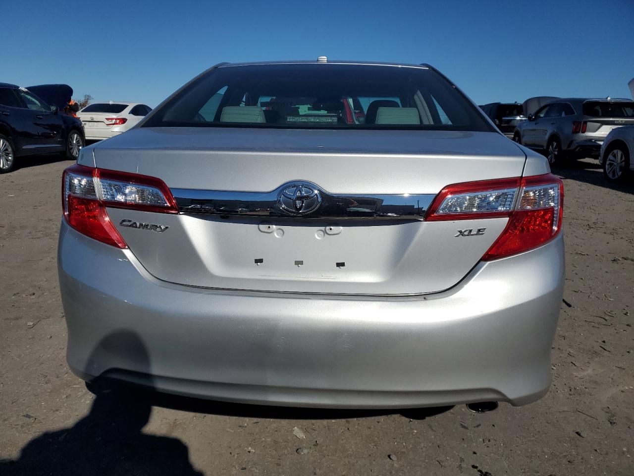 Toyota Camry L Image 2