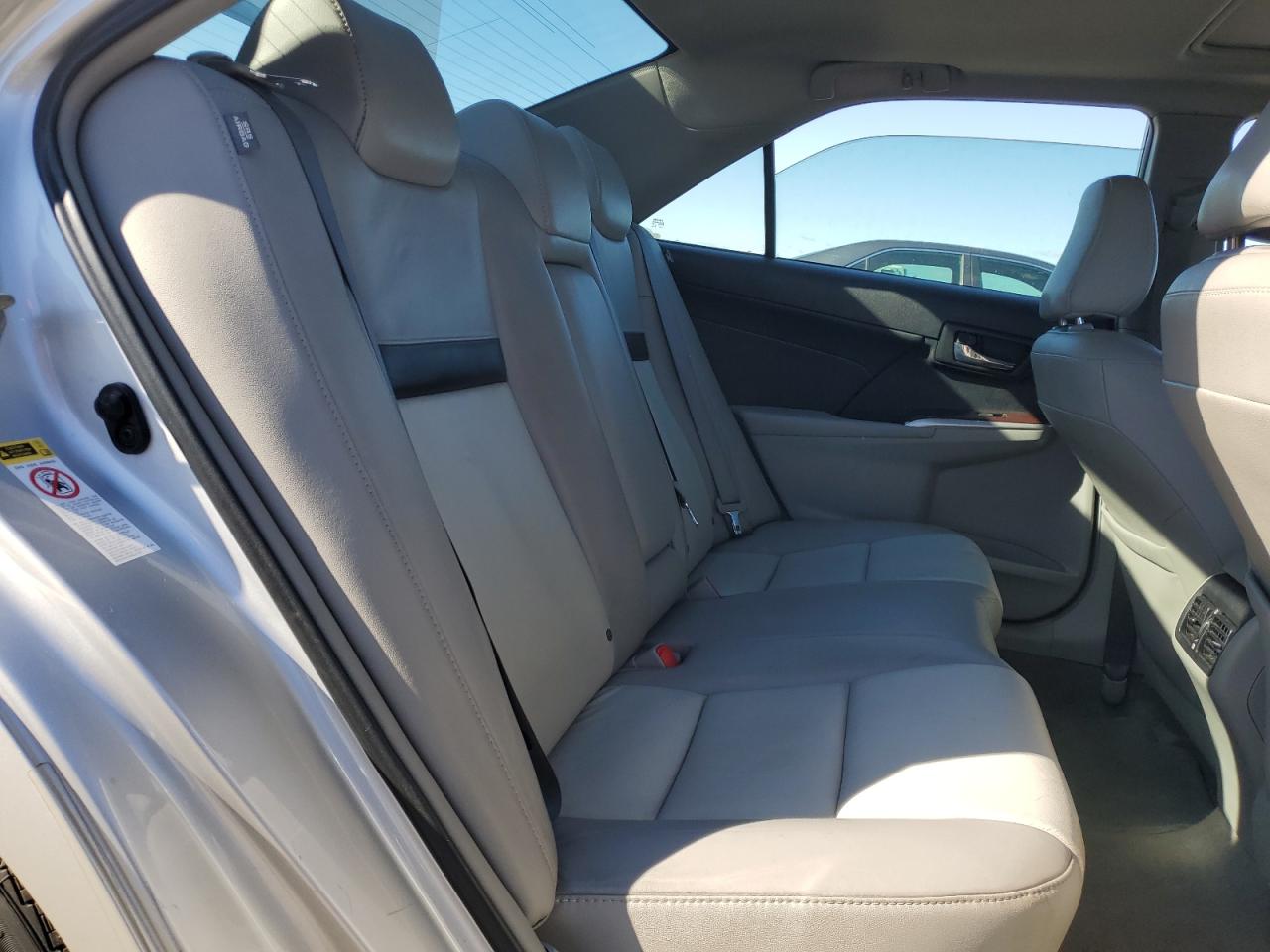 Toyota Camry L Image 3