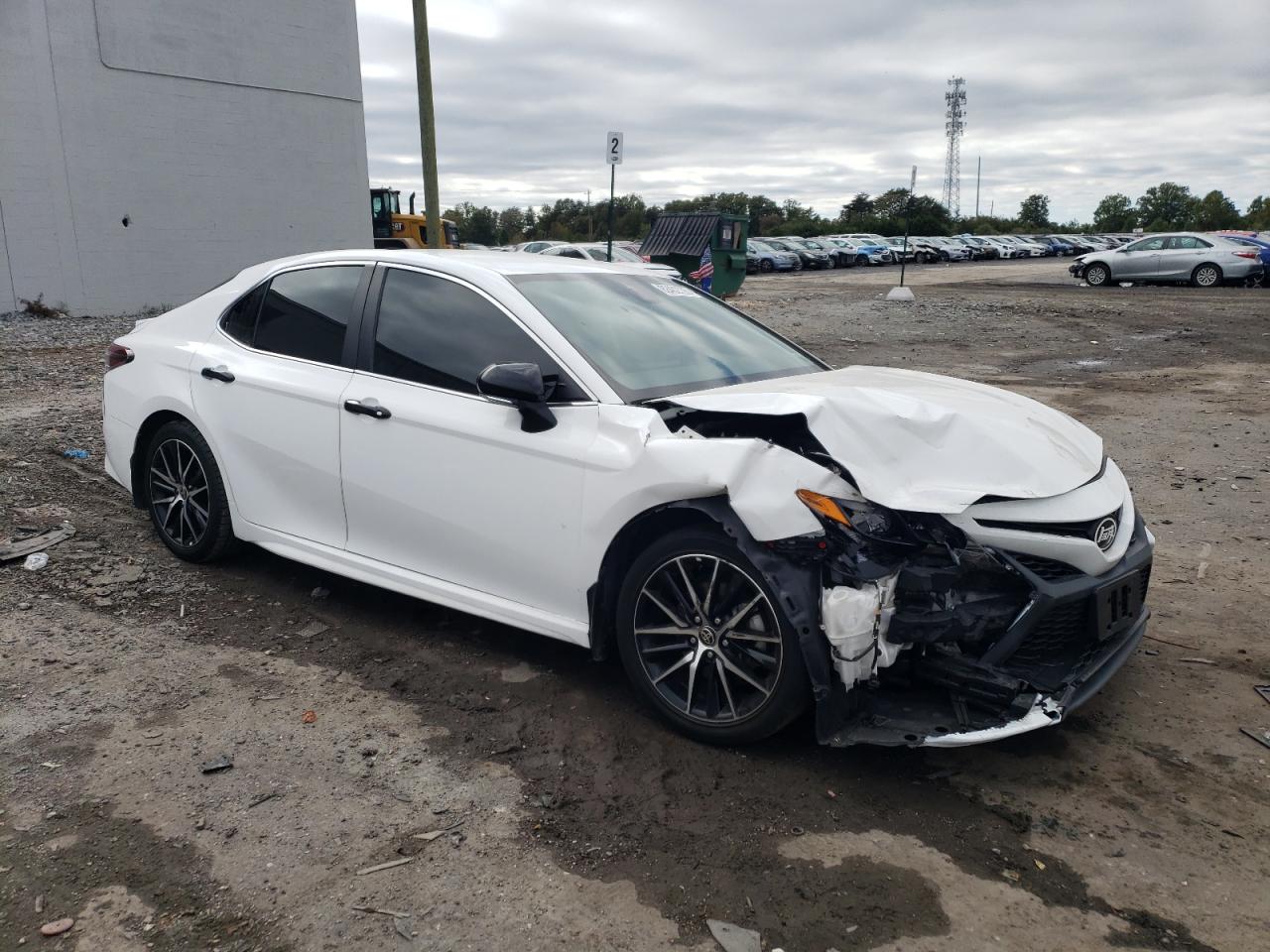 Toyota Camry Se Image 8