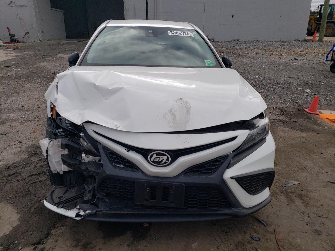 Toyota Camry Se Image 9