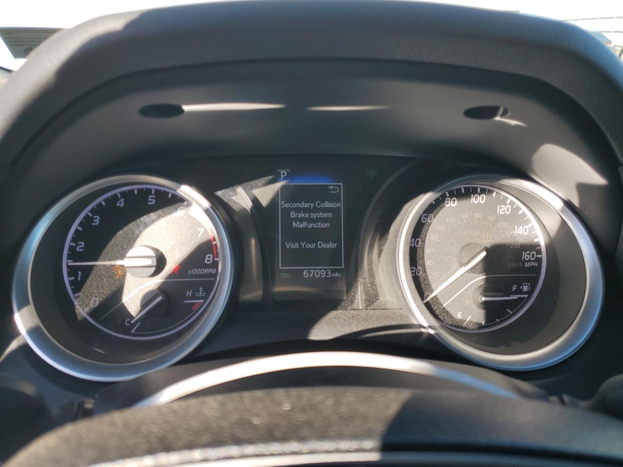 Toyota Camry Le Image 10