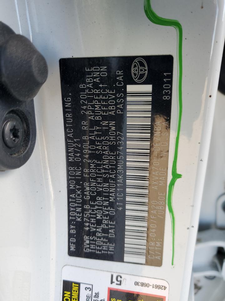 Toyota Camry Le Image 12