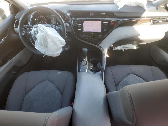 Toyota Camry Le Image 4