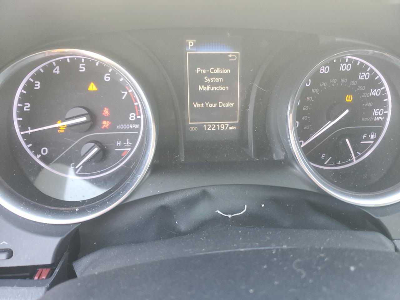 Toyota Camry Le Image 6