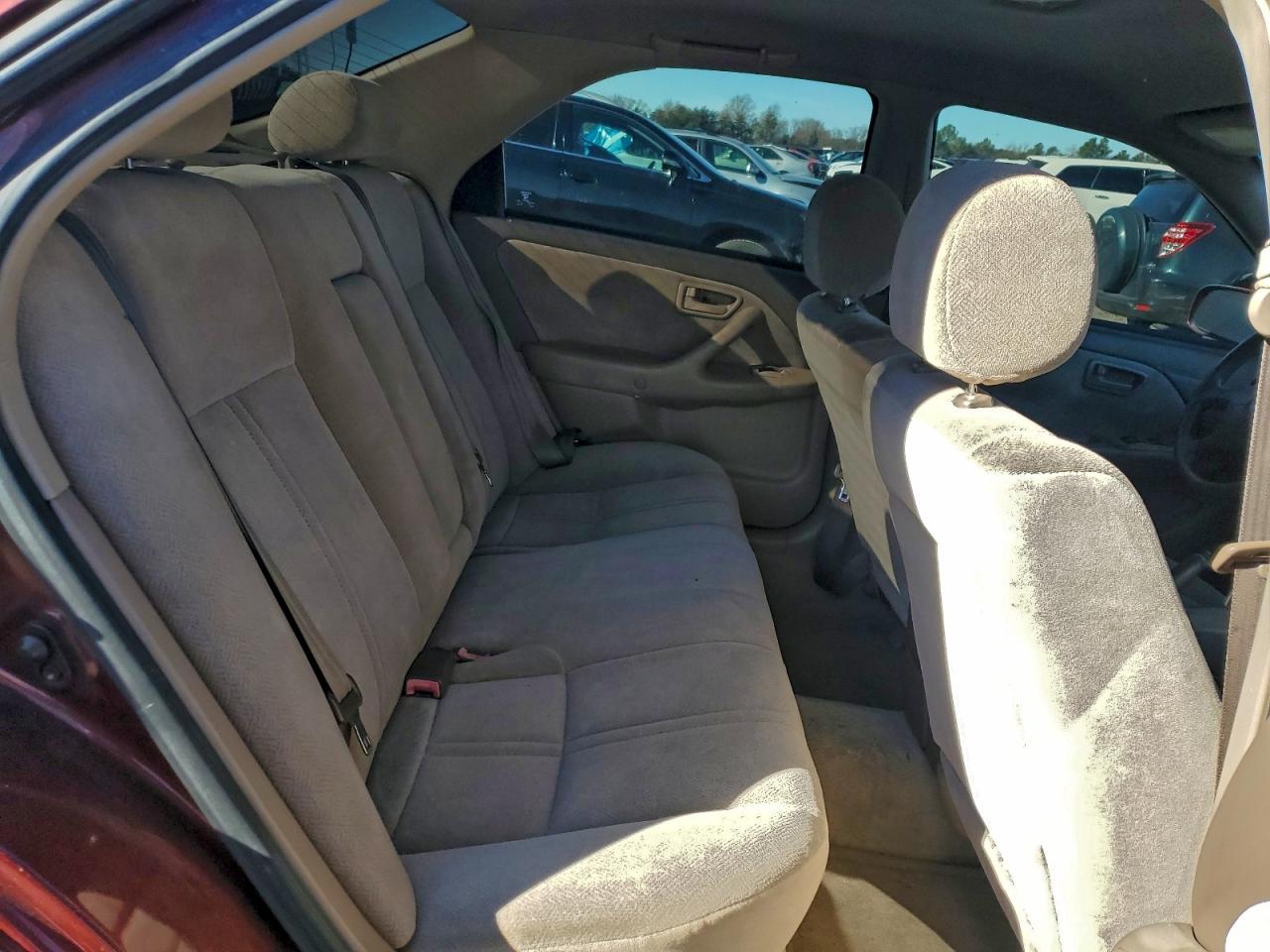 Toyota Camry Ce Image 2