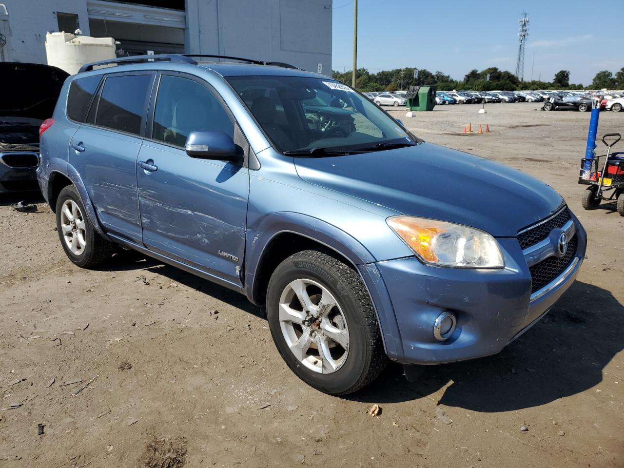 Toyota RAV4 Limited Image 4