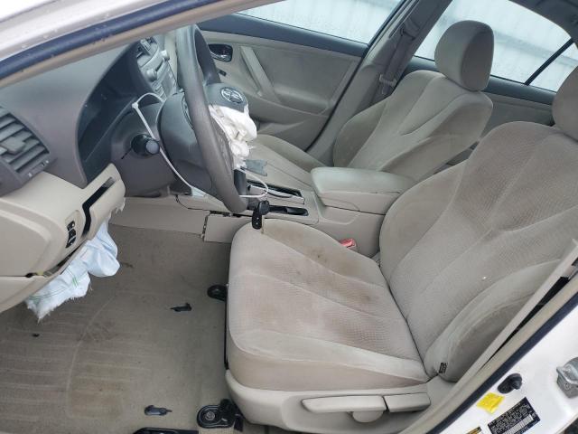 Toyota Camry Base Image 8