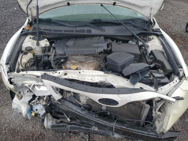 Toyota Camry Base Image 2