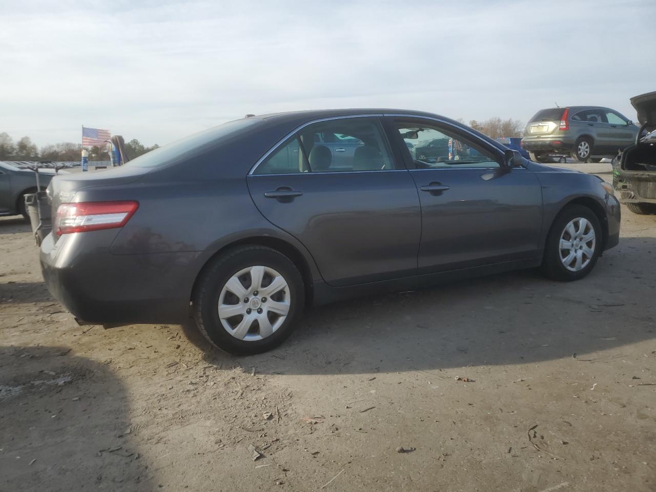 Toyota Camry Base Image 6