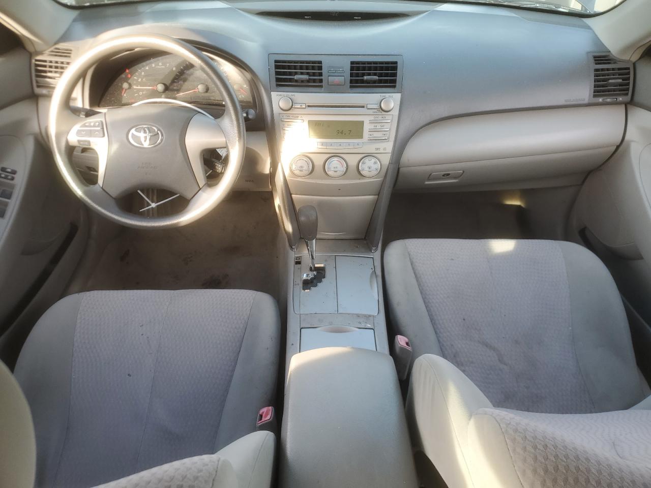 Toyota Camry Base Image 8