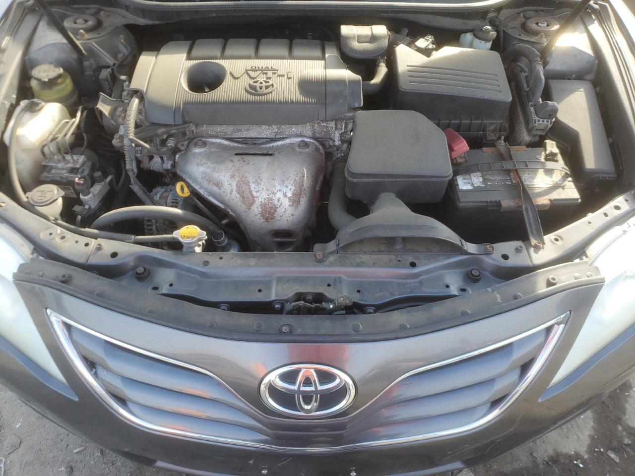 Toyota Camry Base Image 12