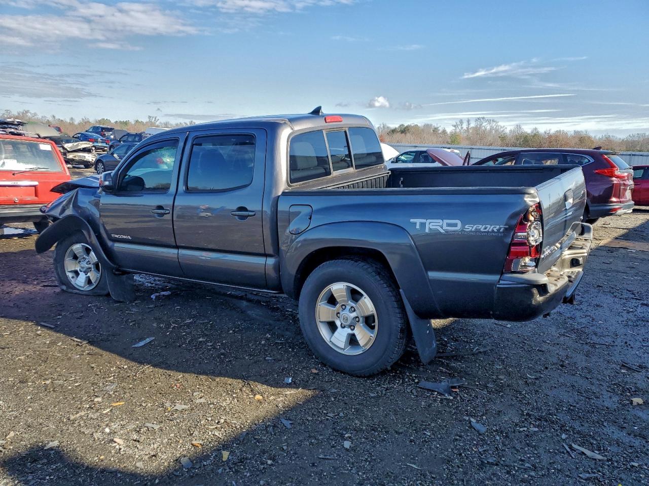 Toyota Tacoma Double Cab Image 3