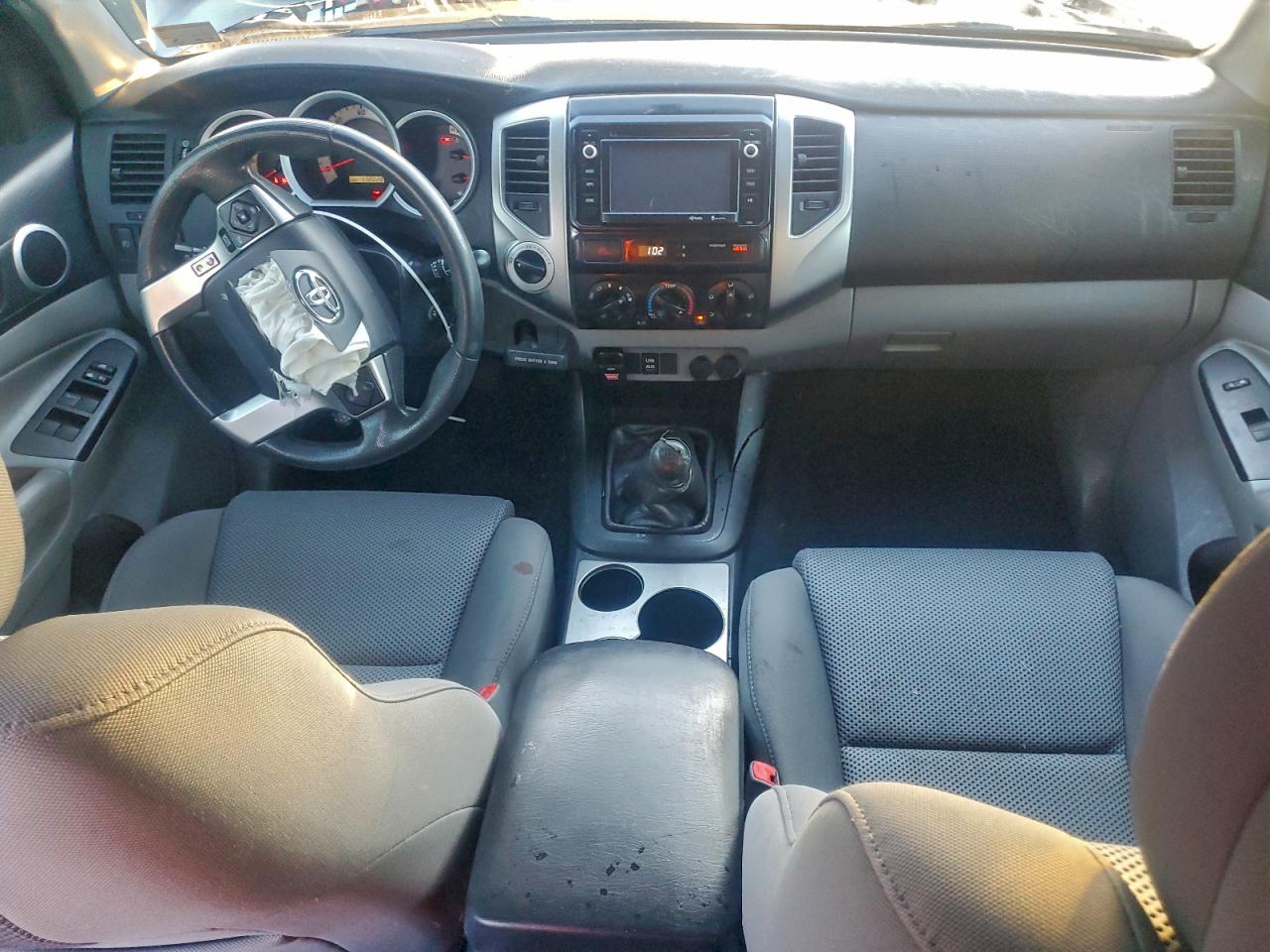 Toyota Tacoma Double Cab Image 12
