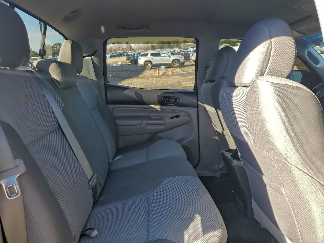 Toyota Tacoma Double Cab Image 8