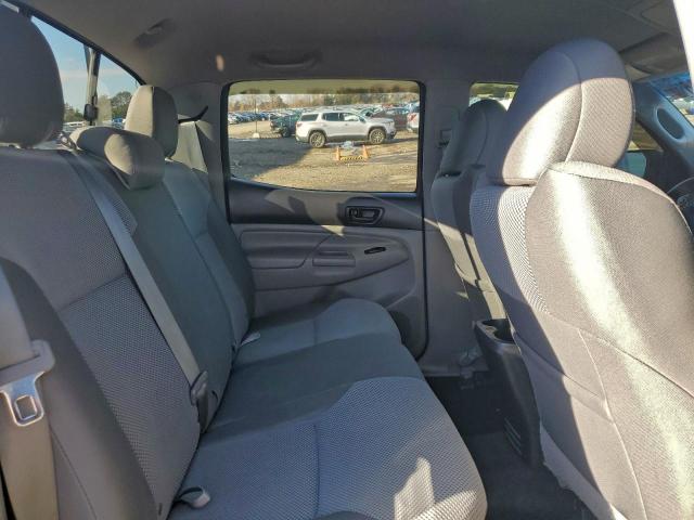 Toyota Tacoma Double Cab Image 8