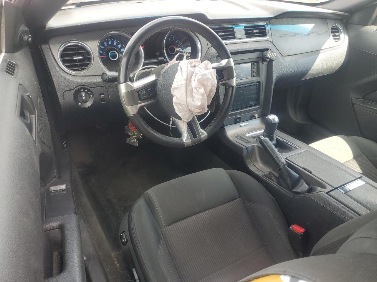 Ford Mustang Image 6