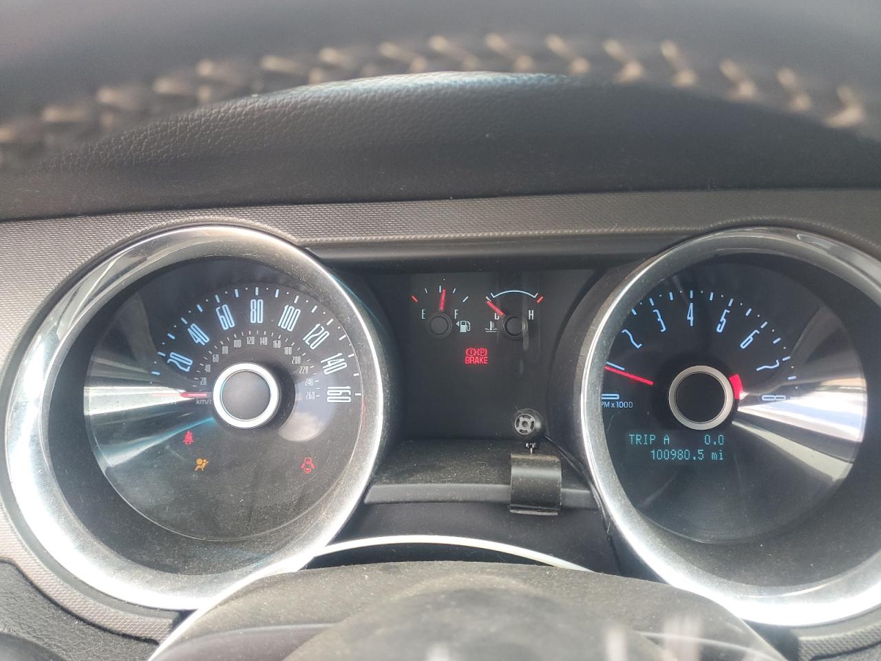 Ford Mustang Image 8