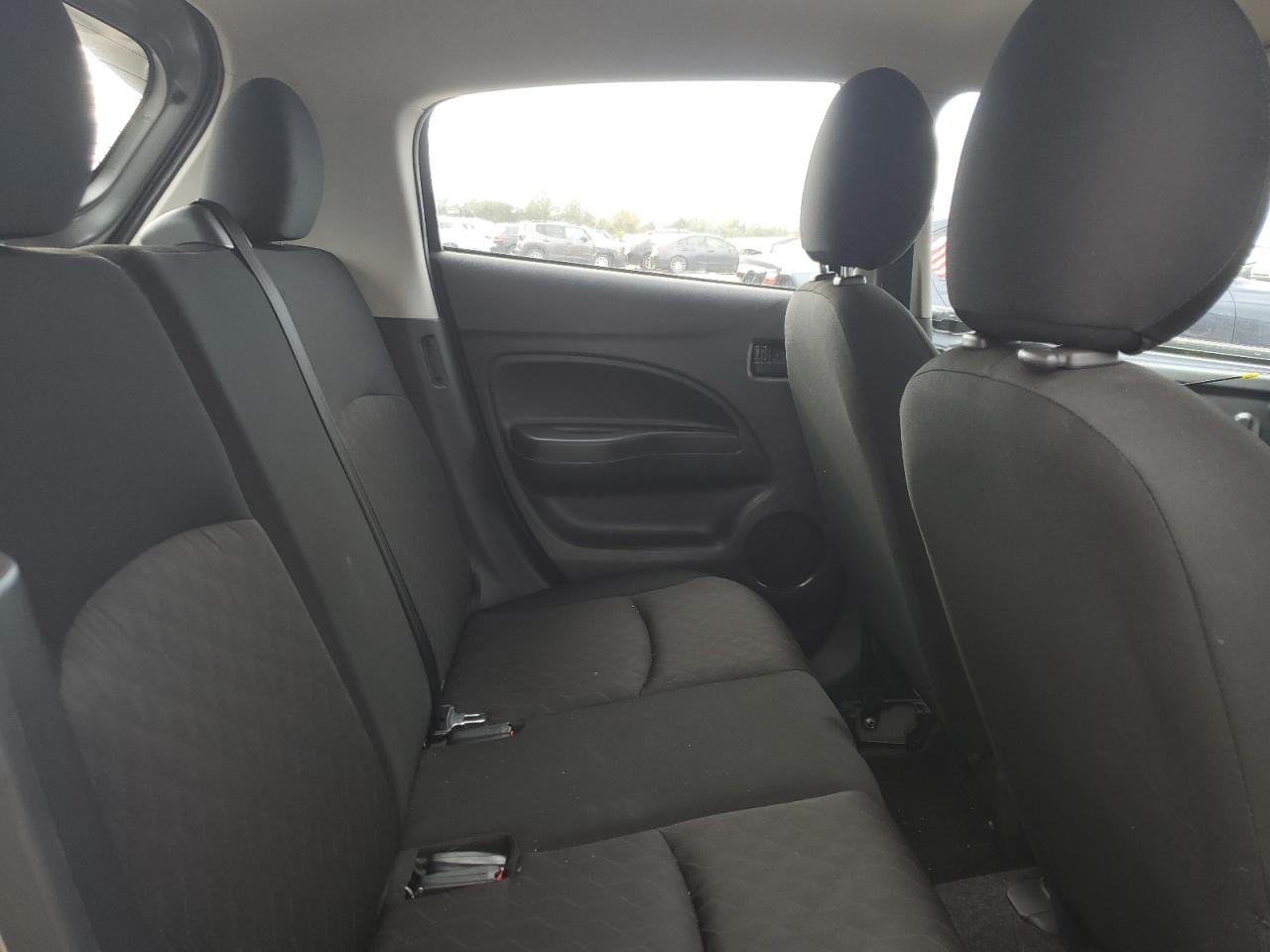 Mitsubishi Mirage Es Image 8