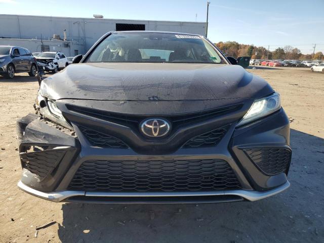 Toyota Camry Xse Image 8