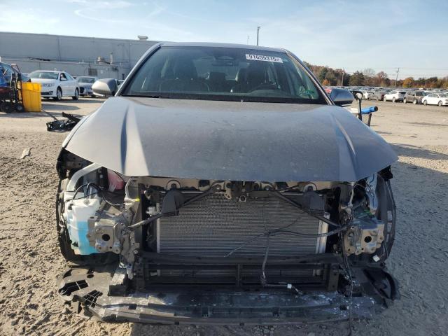 Toyota Camry Xse Image 4