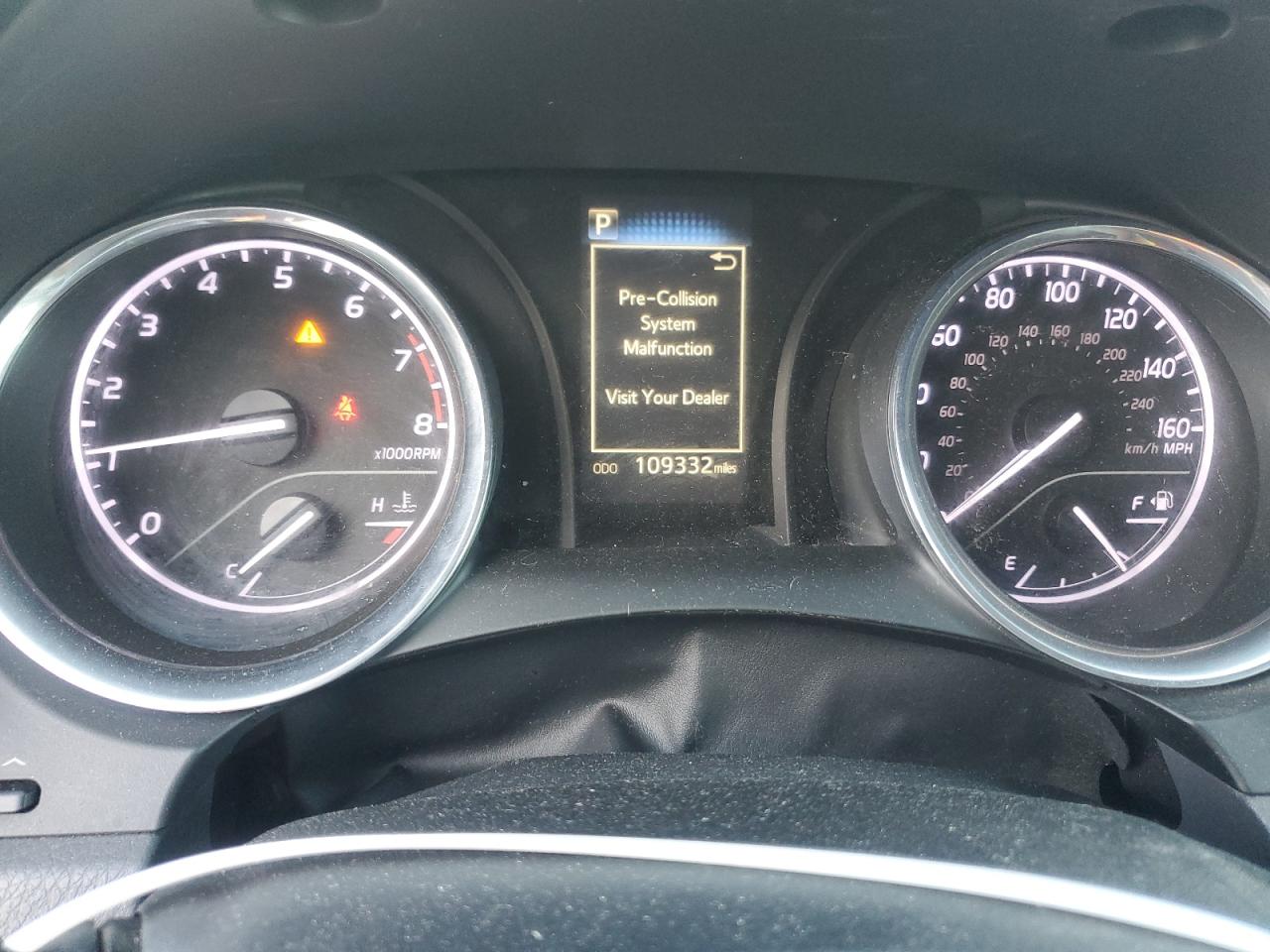 Toyota Camry L Image 11