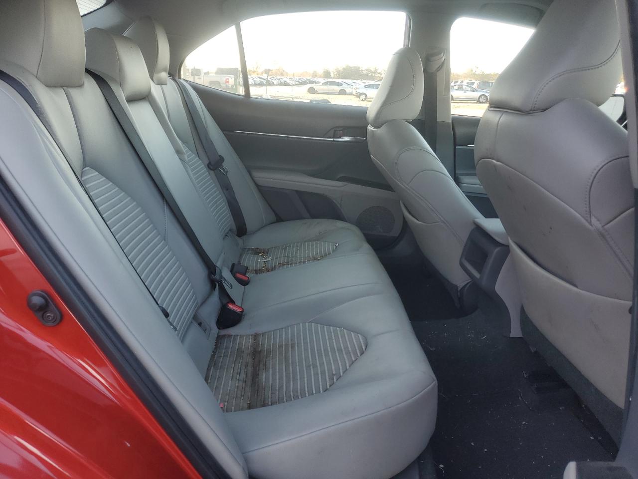 Toyota Camry L Image 8