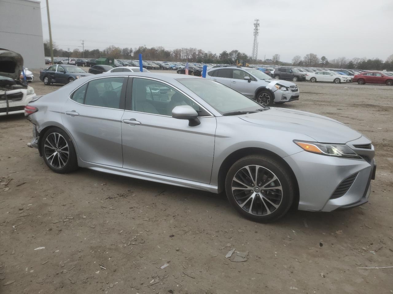 Toyota Camry L Image 5