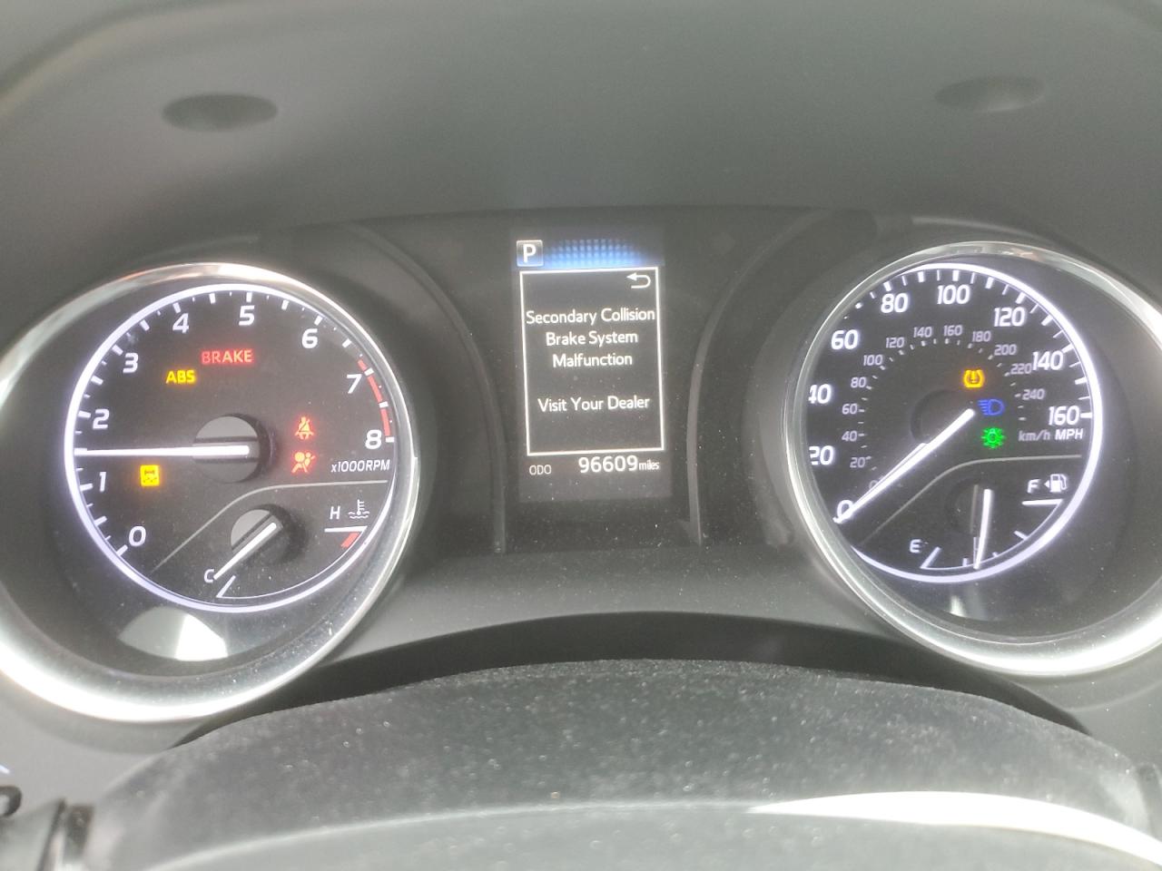 Toyota Camry L Image 8