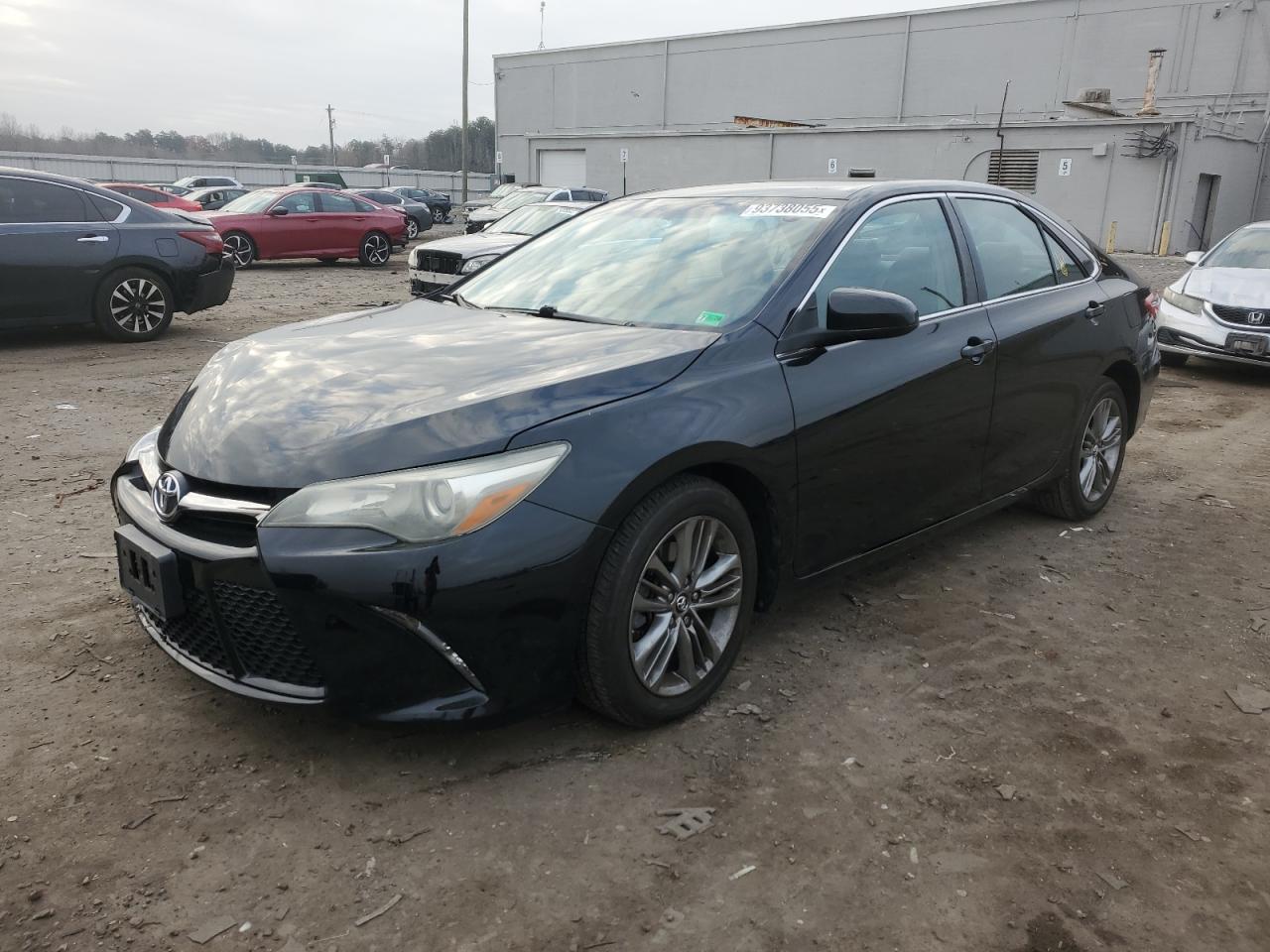 Toyota Camry Le Image 1