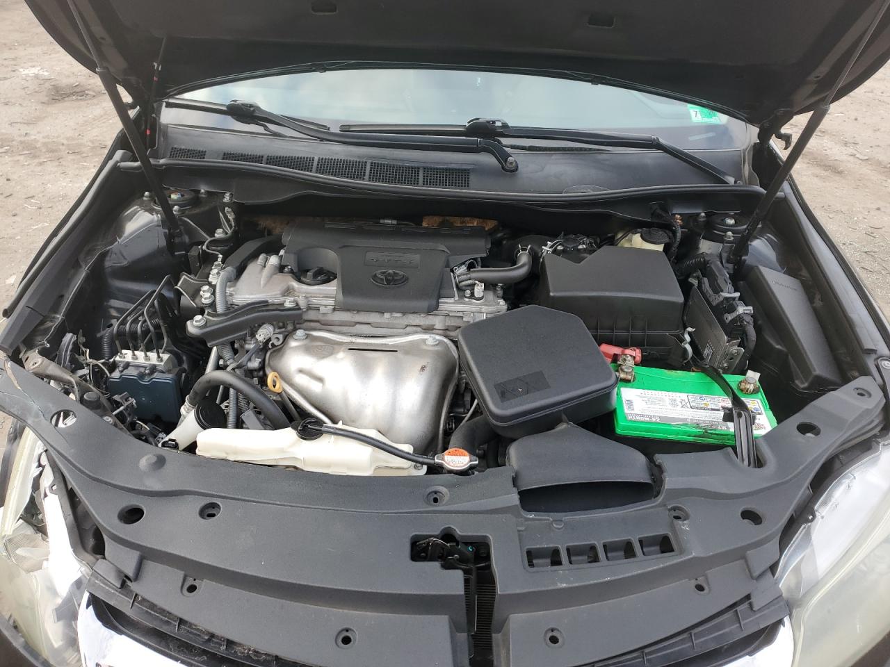 Toyota Camry Le Image 10