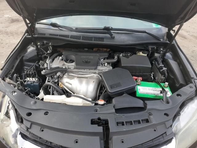 Toyota Camry Le Image 10