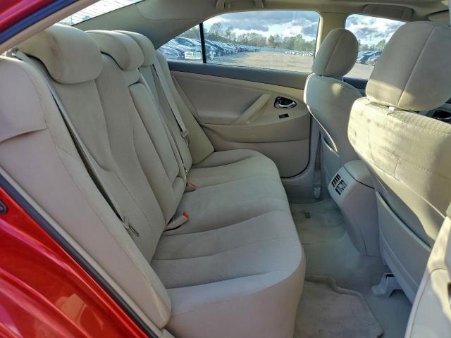 Toyota Camry Hybrid Image 8