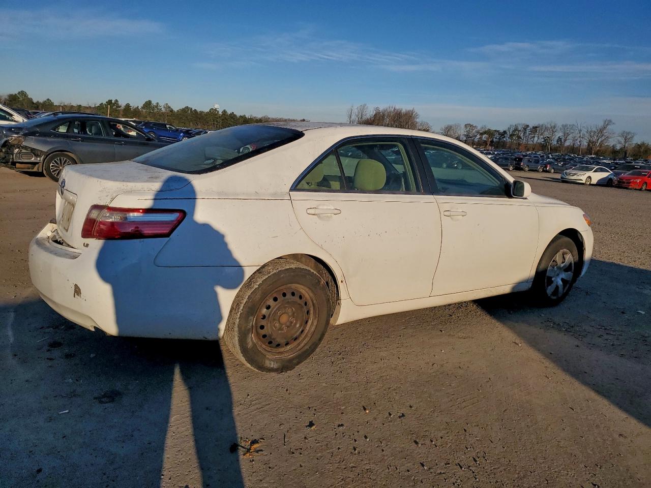 Toyota Camry Base Image 6