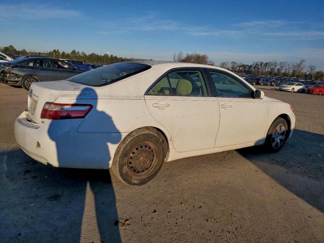 Toyota Camry Base Image 6