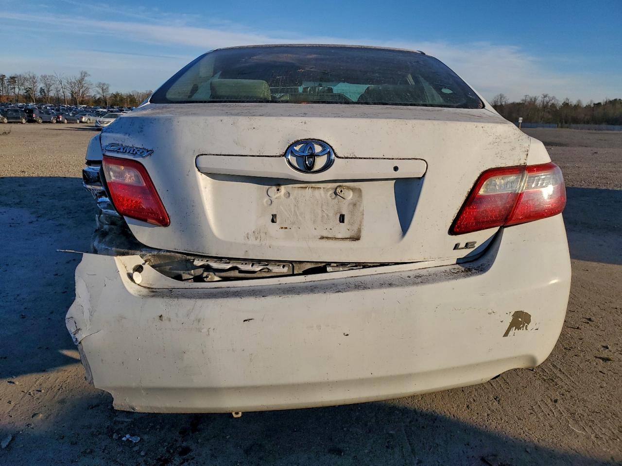 Toyota Camry Base Image 8