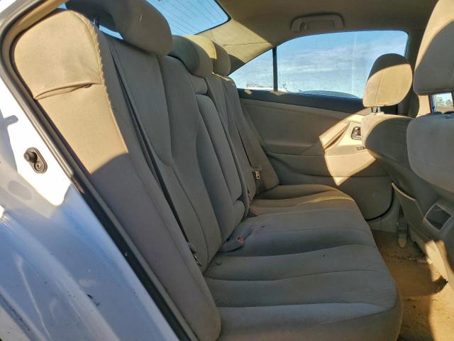 Toyota Camry Base Image 9