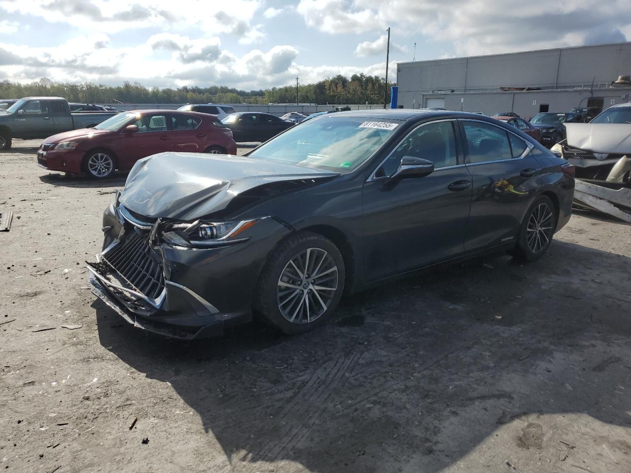 Lexus Es 300h Base Image 1